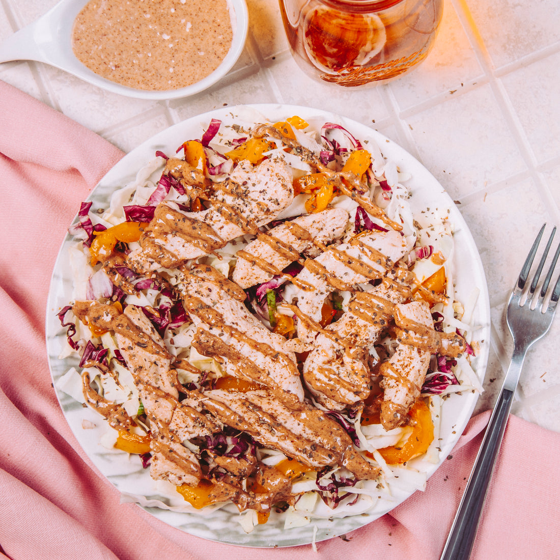 Ensalada de pollo con pimiento