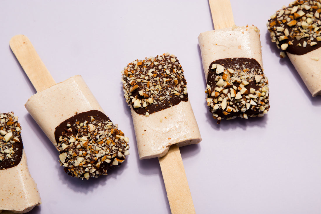 Paletas de leche de almendra