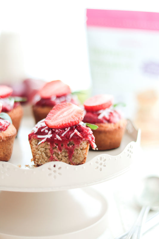 Muffins Keto con Mermelada de Fresa y Coco Rallado